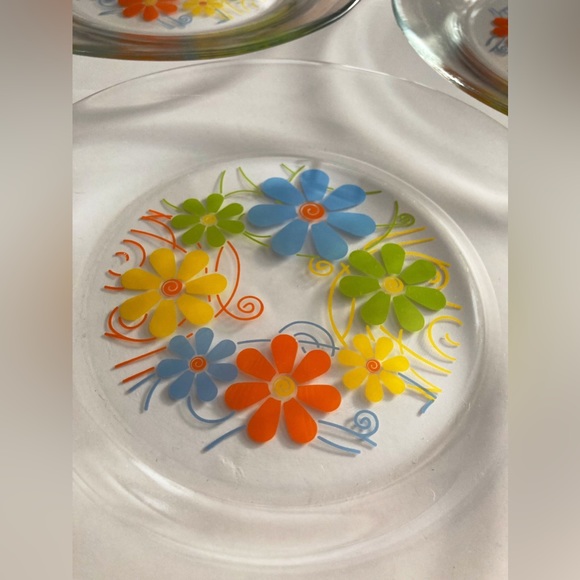 Set of 3 Vintage flower print design plates in very good used condition. - Picture 3 of 5